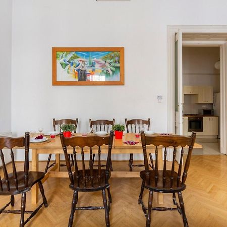 Bourgeois Elegance In The Heart Of Budapest Ngoại thất bức ảnh
