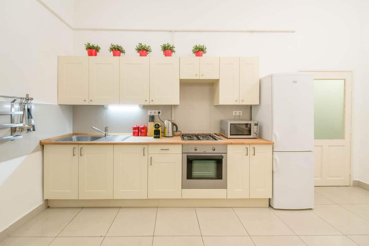 Bourgeois Elegance In The Heart Of Budapest Ngoại thất bức ảnh