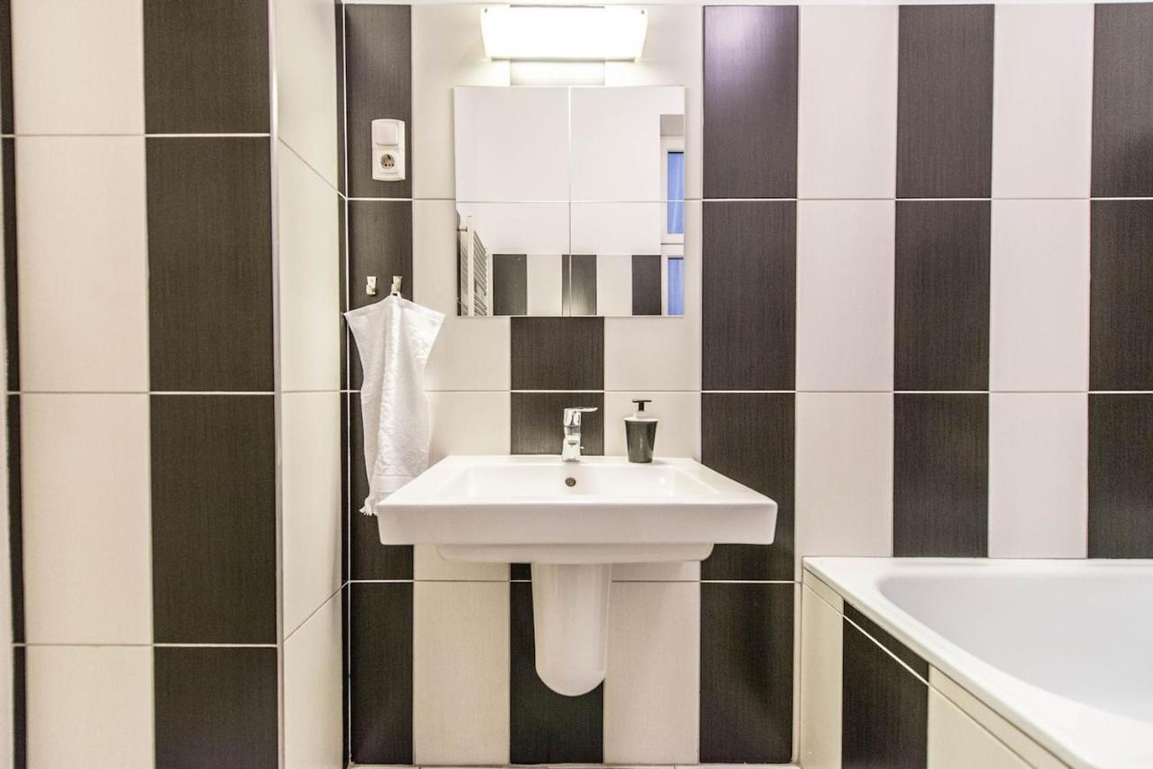 Bourgeois Elegance In The Heart Of Budapest Ngoại thất bức ảnh