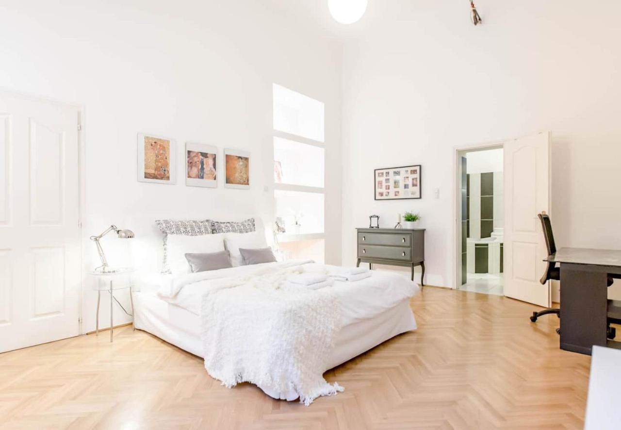 Bourgeois Elegance In The Heart Of Budapest Ngoại thất bức ảnh