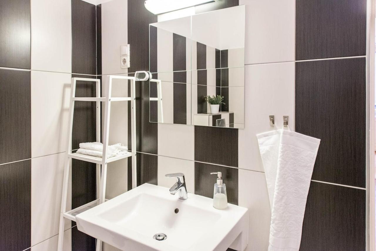 Bourgeois Elegance In The Heart Of Budapest Ngoại thất bức ảnh