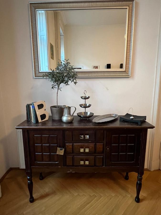 Bourgeois Elegance In The Heart Of Budapest Ngoại thất bức ảnh