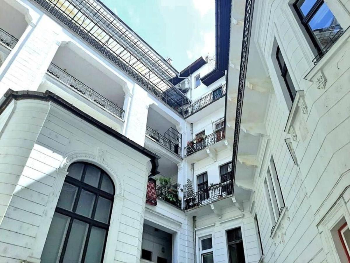 Bourgeois Elegance In The Heart Of Budapest Ngoại thất bức ảnh