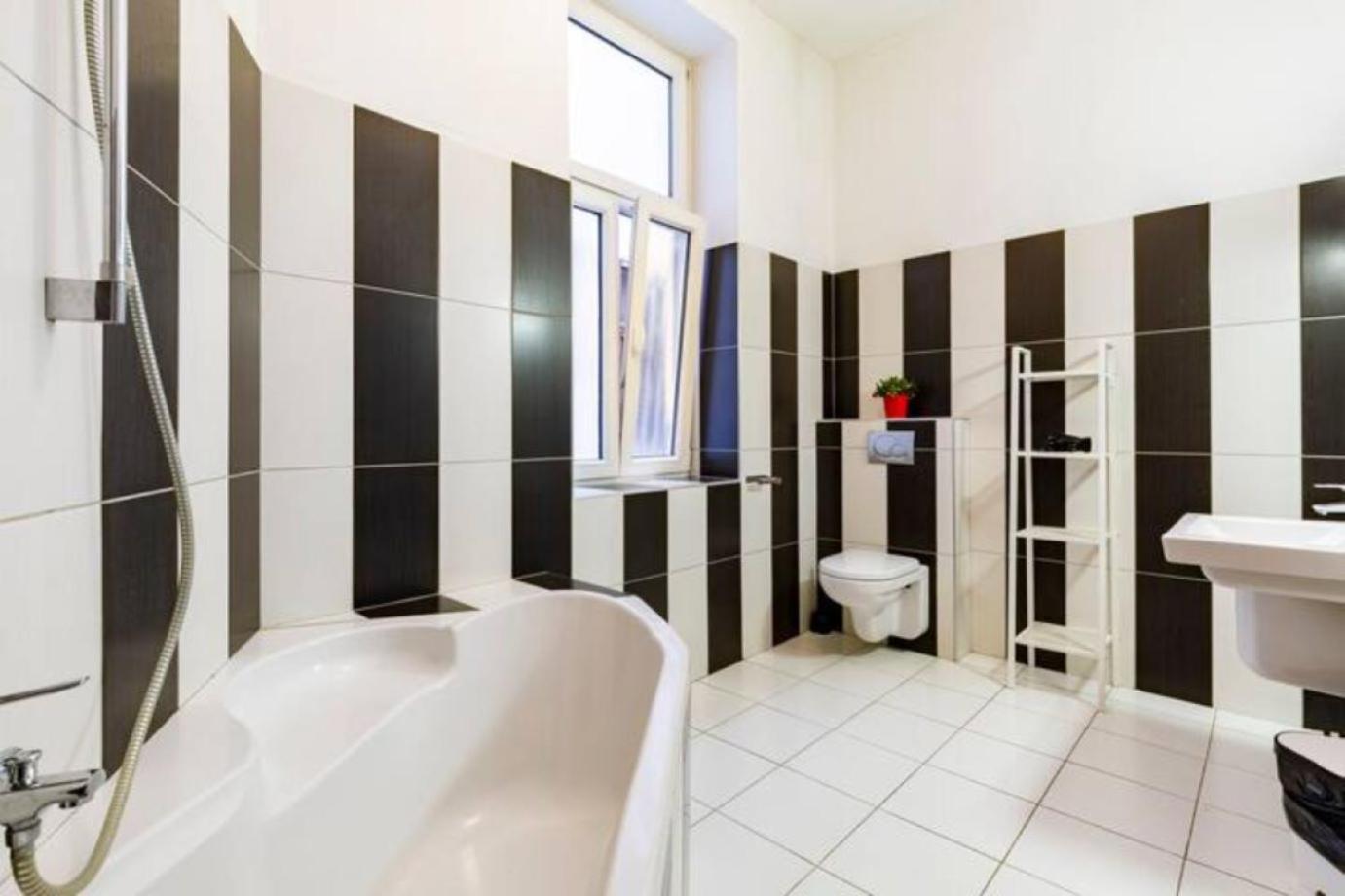 Bourgeois Elegance In The Heart Of Budapest Ngoại thất bức ảnh