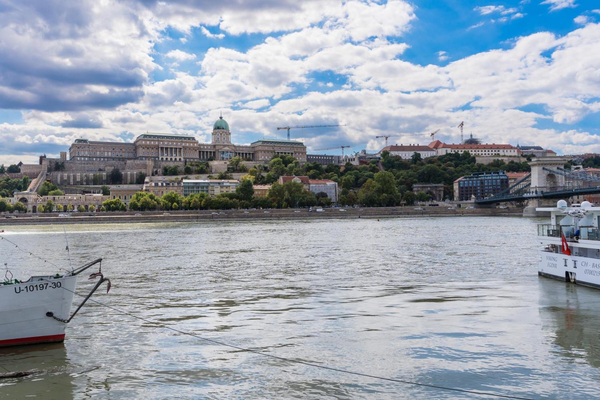 Bourgeois Elegance In The Heart Of Budapest Ngoại thất bức ảnh